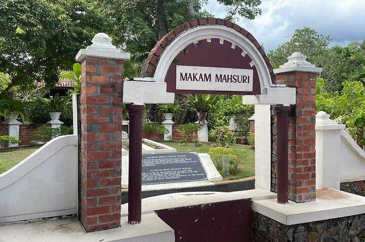 Mahsuri's Tomb Cultural Village Plus Kilim Geo Park Mangrove Tour