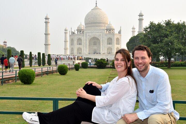 Tour privato del forte di TajMahal e Agra da Delhi in auto-Tutto incluso