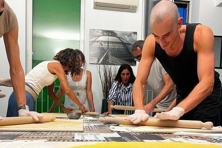 Fresh pasta cooking school in local loft