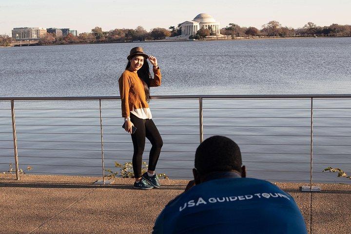 ワシントンD.C.の観光名所と記念碑を巡るハイライトツアー