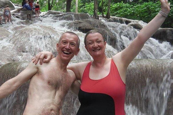 Private Dunns River Falls day trip with Entry Fee (ᵔᵕᵔ)