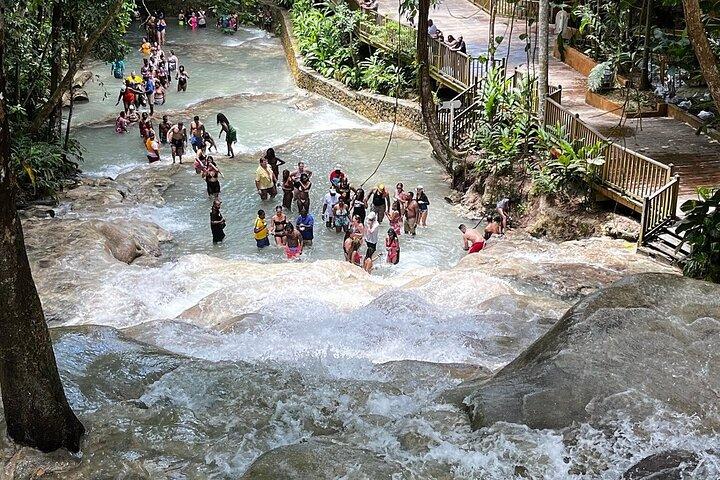 Private Dunns River Falls day trip with Entry Fee (ᵔᵕᵔ)