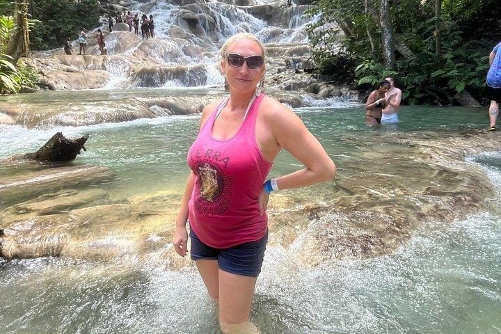 Private Dunns River Falls day trip with Entry Fee (ᵔᵕᵔ)