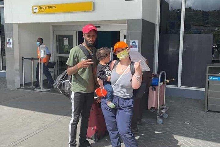 モンテゴベイからロイヤルトンネグリルとハイドアウェイ空港送迎