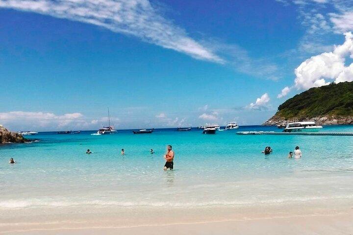 カタマランヨットによるプーケットコーラル島＆サンセットディナークルーズ