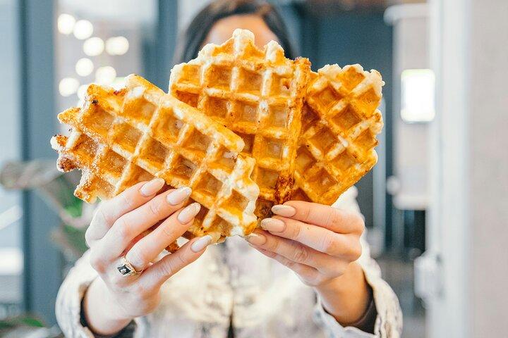 Do Eat Betterによる食事＆ドリンク付きのブルージュフードツアー