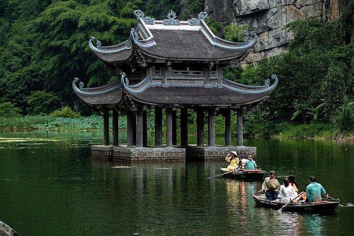 Tauchen Sie ein in natürliche Schönheit: Private Tour durch Trang An, Bich Dong