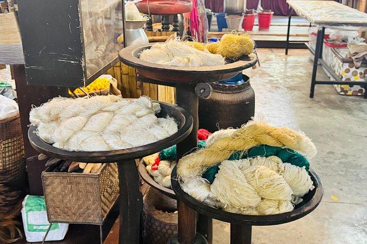 プライベートドイ・ステープ寺院手芸センターとスティッキー滝