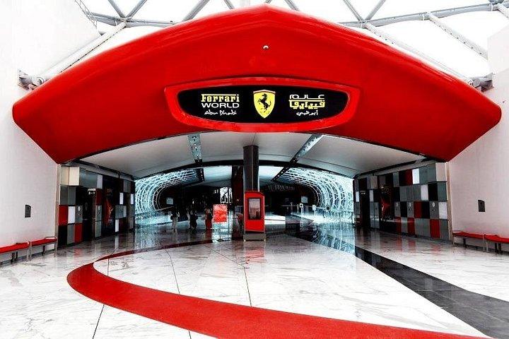 フェラーリ・ワールド・テーマパーク付きアブダビ・シティツアー