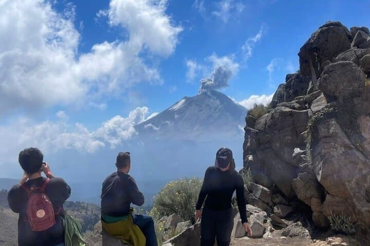 Iztaccihuatl Volcano Hike with an Alpinist