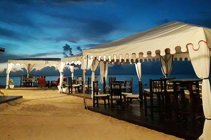 Jantar no Bamboo Beach Club