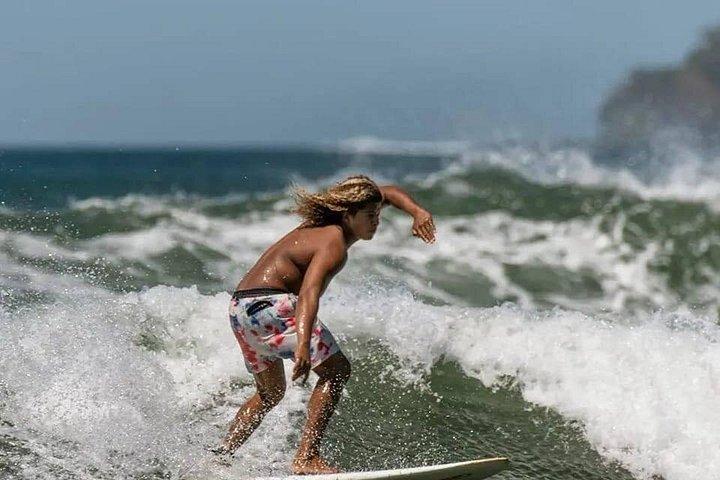 Lezioni di surf con Ronaldo a Tamarindo