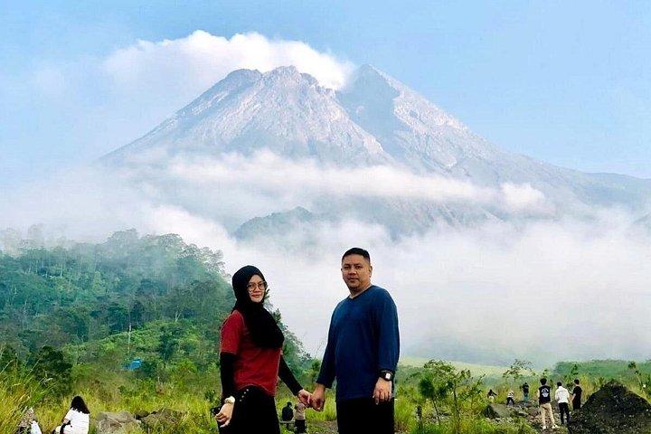 1-Day Private Yogyakarta Car Charter with Experienced Driver