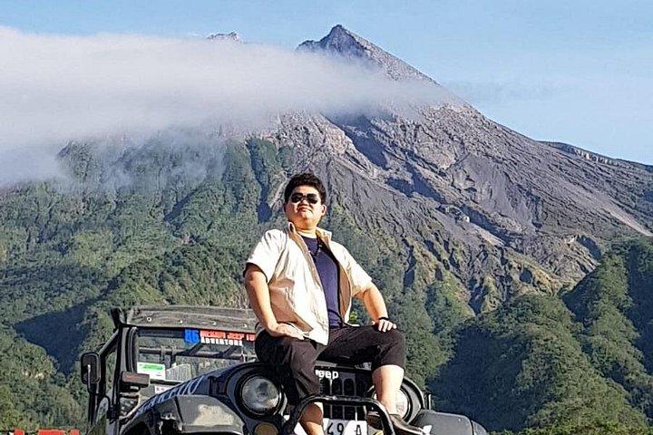 1-Day Private Yogyakarta Car Charter with Experienced Driver