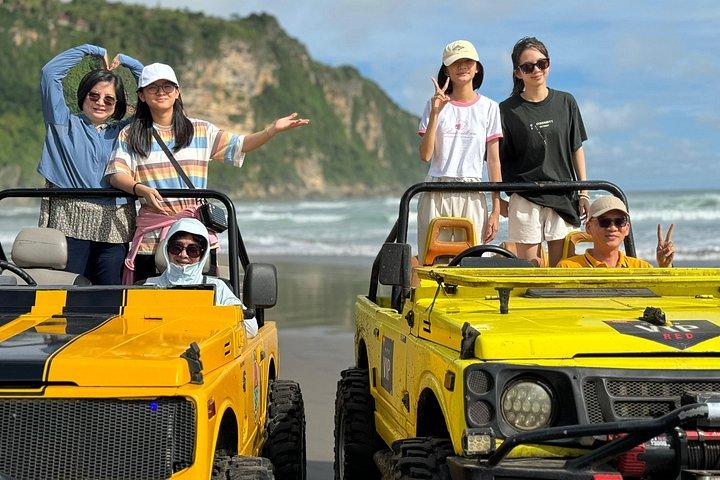 1-Day Private Yogyakarta Car Charter with Experienced Driver