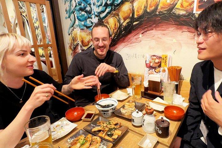 東京: 新宿バー巡り＆ナイトウォーキングツアー