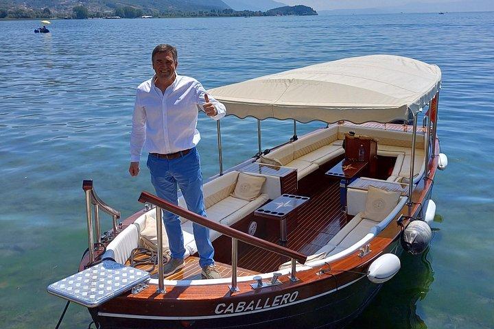 Visite panoramique en bateau de la vieille ville d'Ohrid