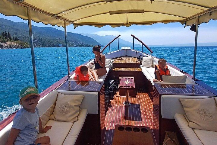 Visite panoramique en bateau de la vieille ville d'Ohrid