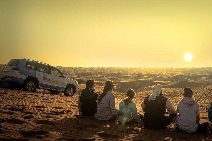 Doha: Sunset Desert Safari, ATV, Kamel, Sandboarding & Binnensee