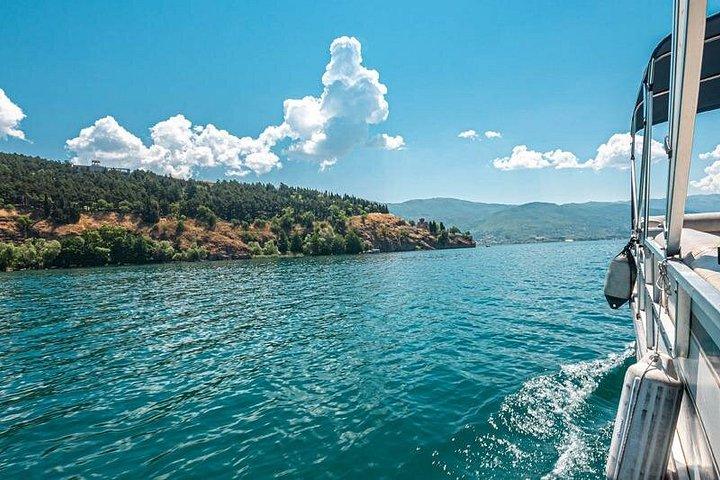 Visite panoramique en bateau de la vieille ville d'Ohrid