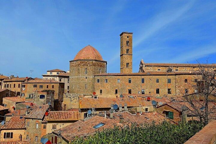 Volterra & San Gimignano: Tour, Lunch & Chianti Wine Tasting