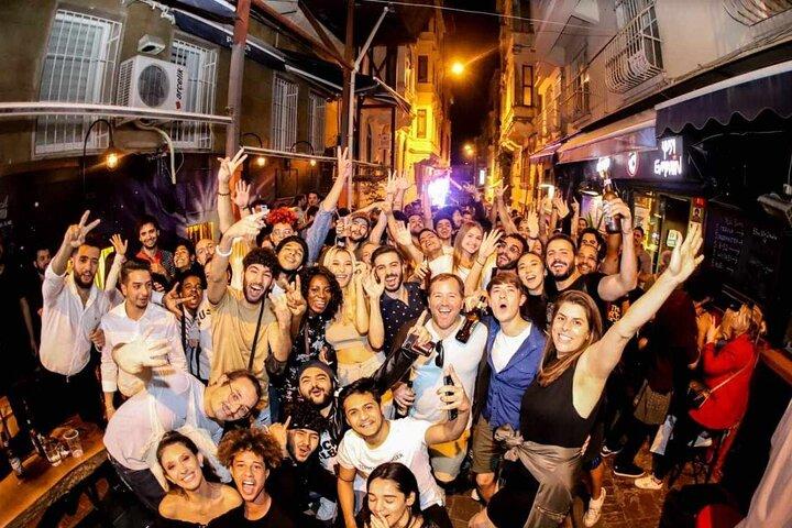 Istanbul Pub Crawl : Barer, dansgolv och mer