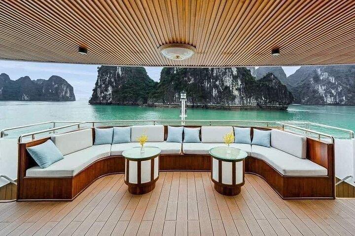 Ha Long Bay Underverk på lyx symfonikryssning