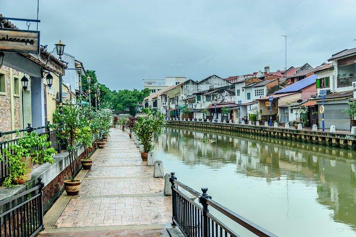 クアラルンプール・マラッカ川クルーズと歴史ツアー（ランチ付き）