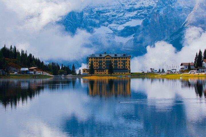 Descubra a magia dos Lagos Dolomitas e Cortina de Veneza