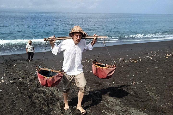 バリ島ティルタガンガ、タマンウジュン、トゥガナンビレッジ、ビーチ