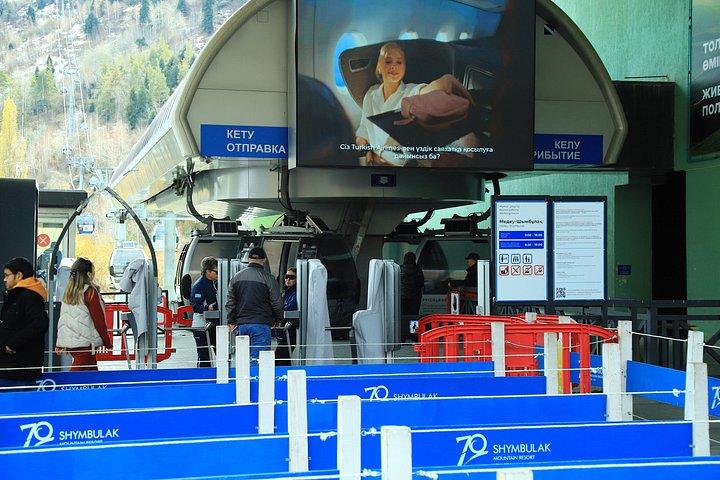 VIPシンブラク、アルマ・アラサン、セントラルモスク＆大聖堂チャーチツアー