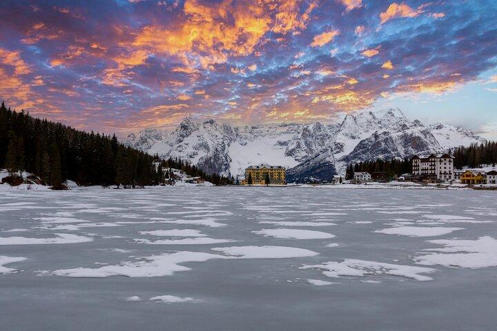 Entdecken Sie den Zauber der Dolomitenseen und Cortinas von Venedig aus