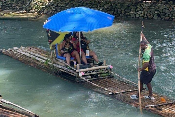 プライベート竹筏流しとフットマッサージ、お土産ショッピング