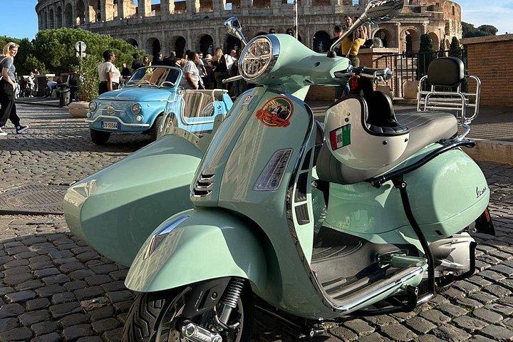 ベスパサイドカースタイルで90分間ローマプライベート/グループツアー