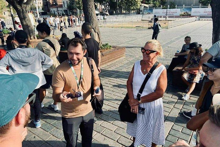 イスタンブールガイドツアー：アヤソフィア、バシリカシスターンなど！