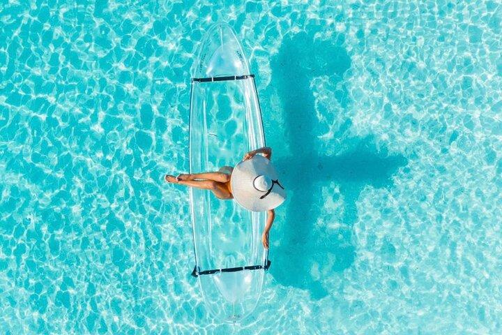 ザンジバル：ドローン写真＆動画で透明カヤック体験