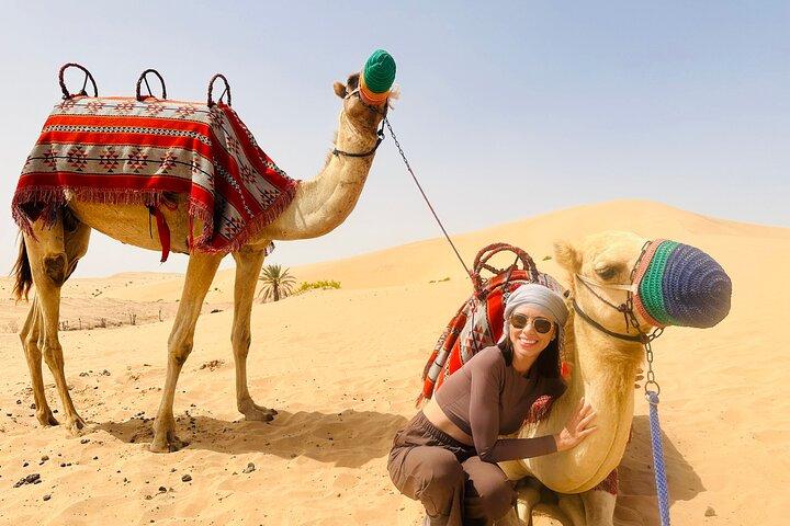Abu Dhabi Desert Sunrise Safari – 4x4 Drive & Camel Ride