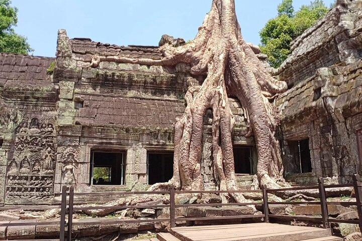 To dages tur, taxi Phnom Penh til Siem Reap, Angkor besøg og retur