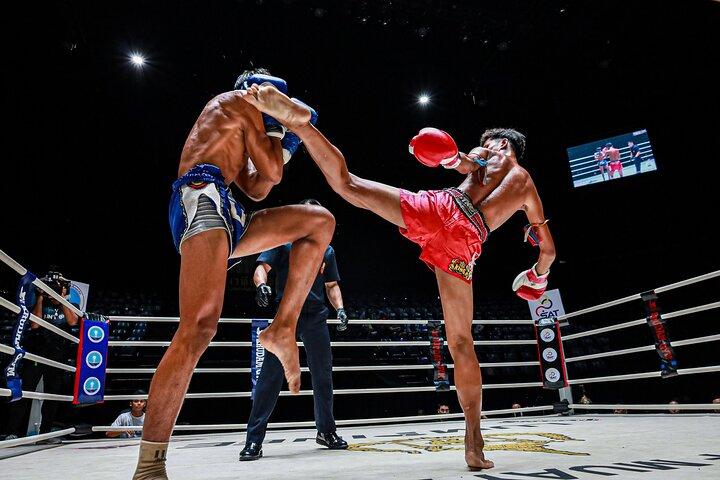 Freitag Muay Thai Madness Explosion im Lumpinee Stadium Bangkok