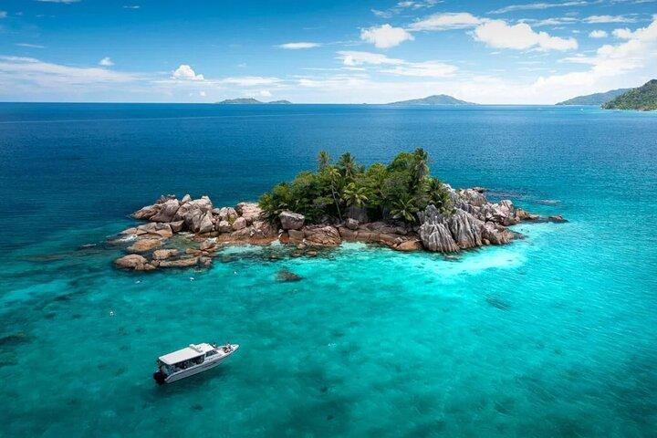 Full Day La Digue, Curieuse and Saint Pierre Island