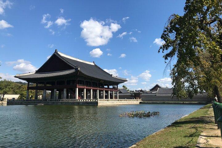 Gyeongbokgung Palace oder Bukchon Village Walking Tour