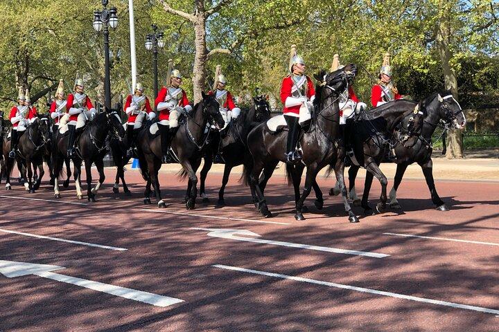 Visita ao Palácio de Buckingham e troca de guarda
