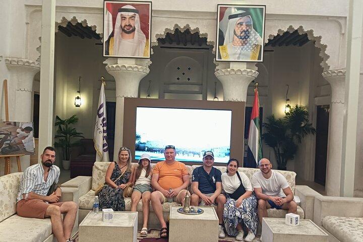 Dubai Old Town Souks Museum und Street Food