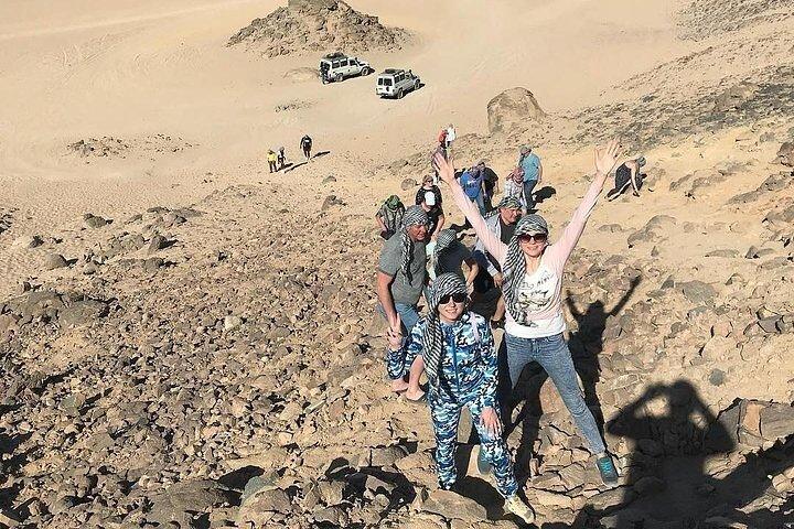 Hurghada Safari Trip Quad, Buggy, Jeep, Kamel, Abendessen und Show