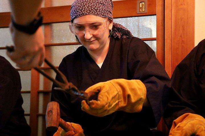 Ein authentisches Messerbau-Erlebnis bei einem Schmied in Kyoto
