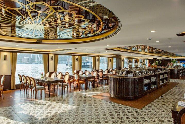 VIP Ha Long Bay dagskryssning från Ha Long Port med lunchbuffé