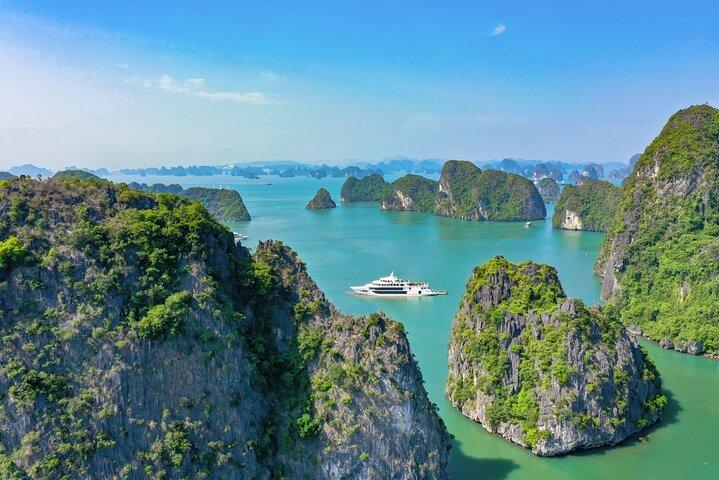 Top Halong Bay Luxustour: Sea Octopus Tagestour von Hanoi