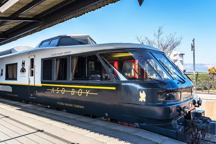 Kyushu Day Tour: Treno panoramico Aso Boy, vulcano Aso, castello di Kumamoto