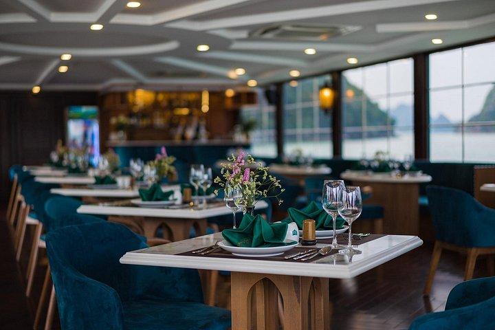 ハノイ発ランハとハロン湾ラグジュアリーツアー(カヤックとランチ付き)