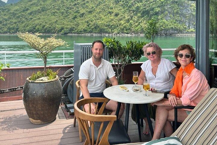Catamaran cruise: Een premium dagtour naar Halong Bay en Lan Ha Bay